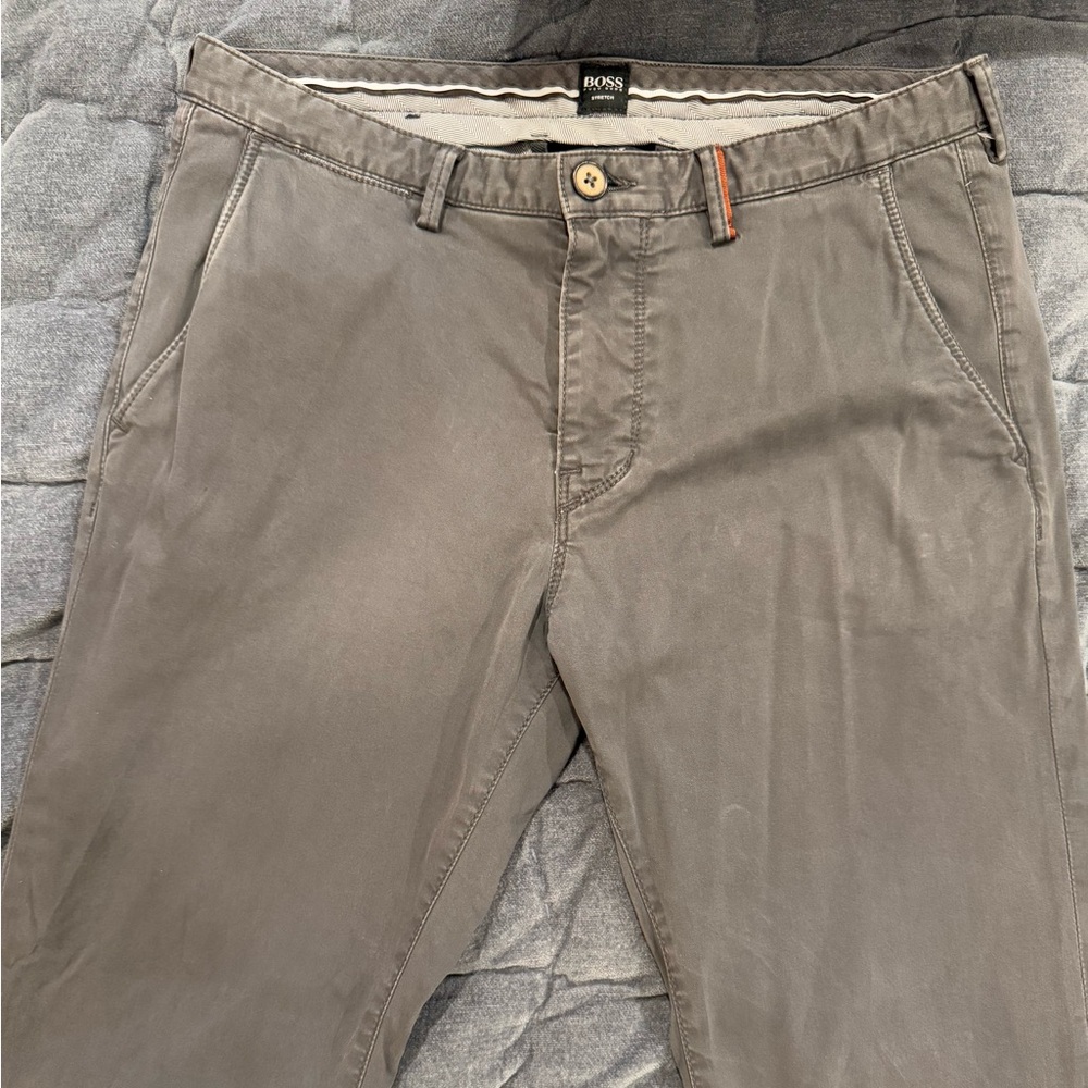 BOSS Men's Gray Chinos